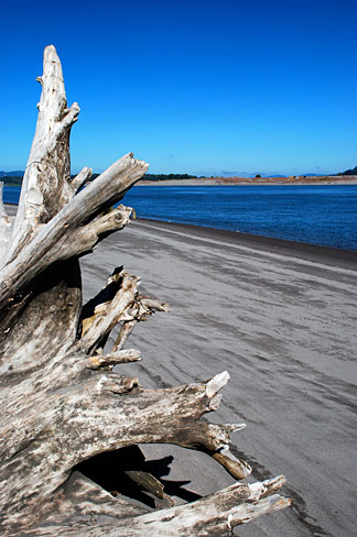 File:Jones Beach (Columbia County, Oregon scenic images) (colDA0024b).jpg