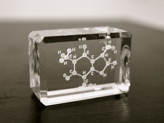 File:Laser glass sculpture caffeine molecule.jpg