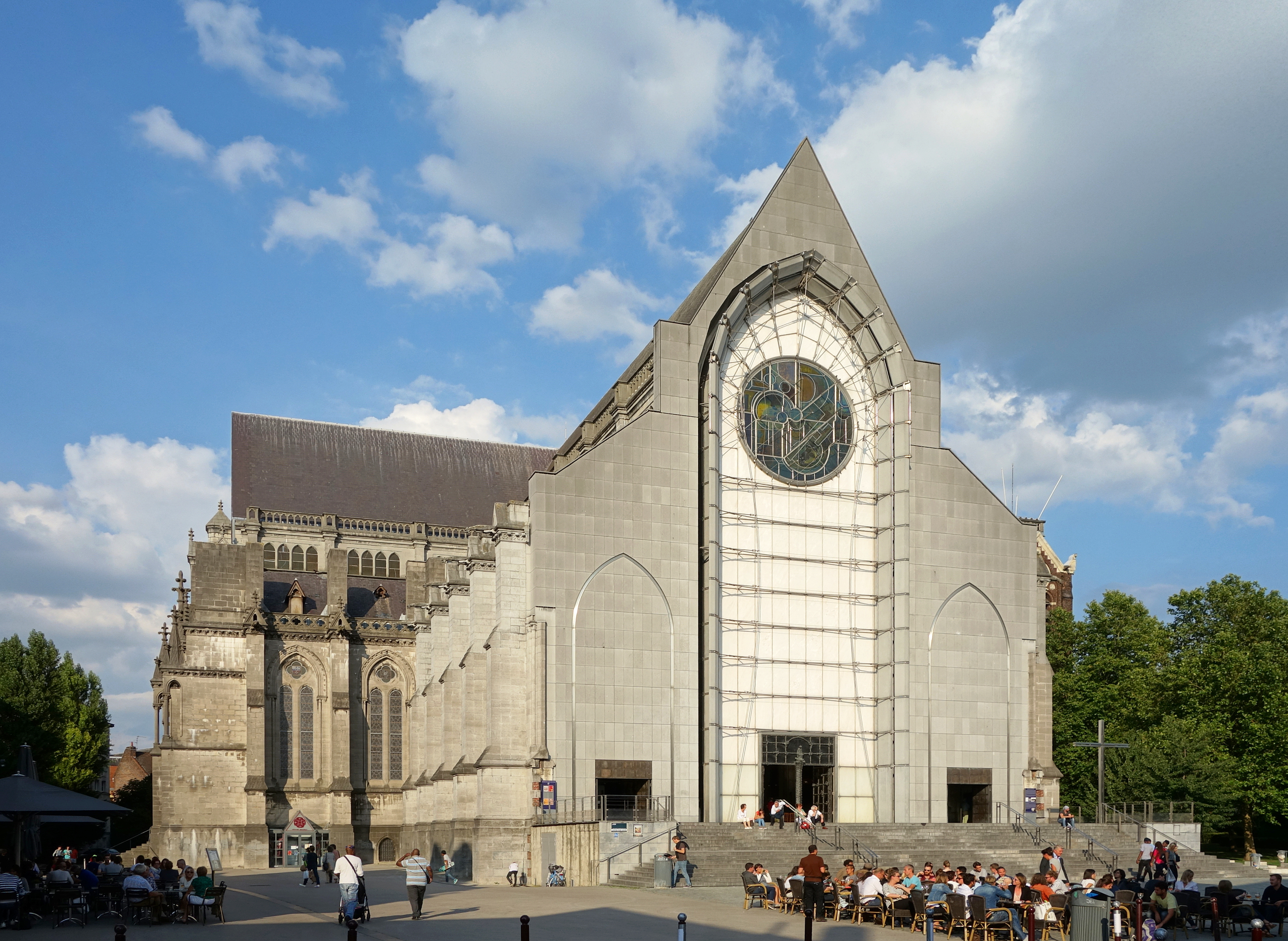 CATHÉDRALE NOTRE-DAME-DE-LA-TREILLE LILLE FRANCIA