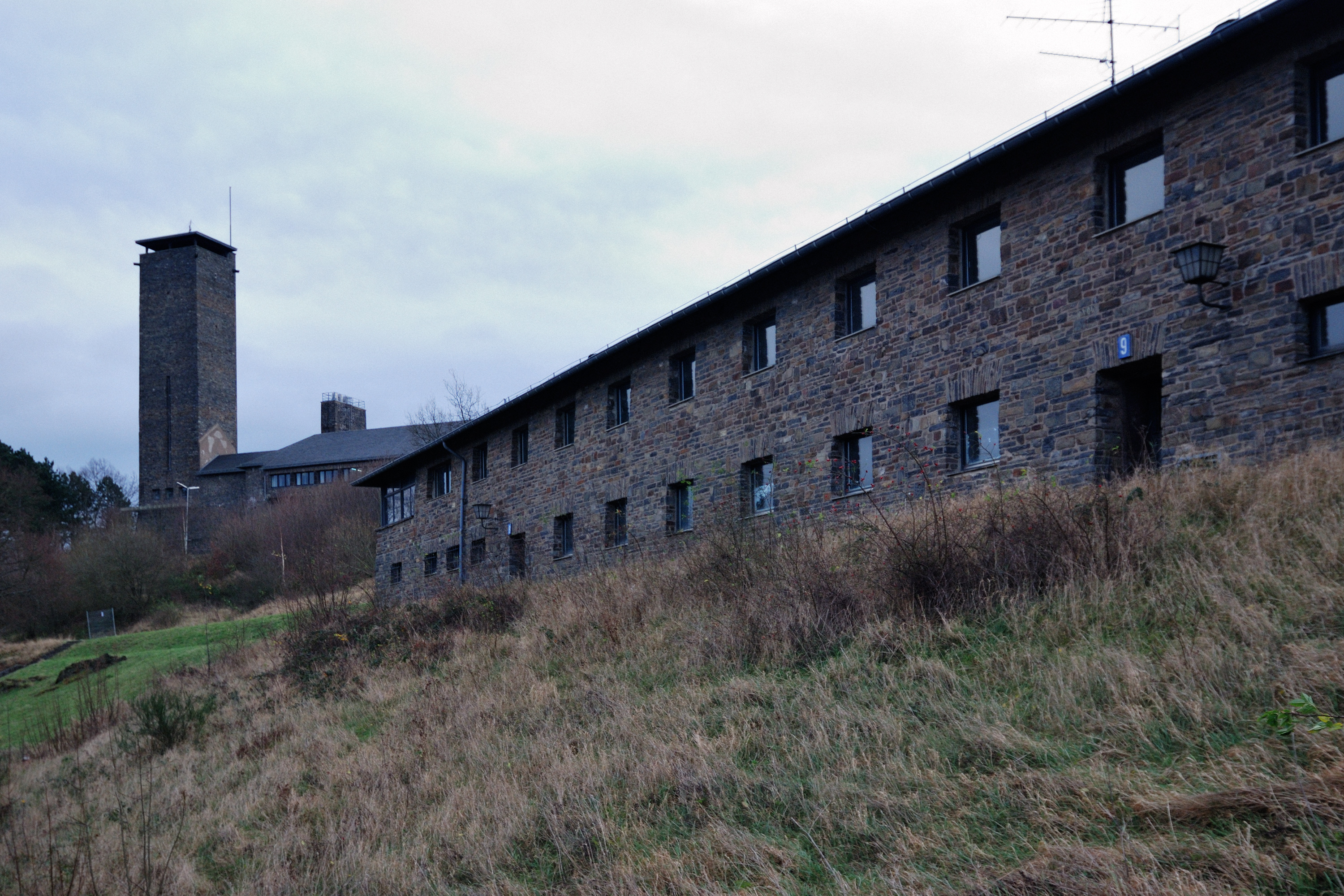 Фогельзанг. Фогельзанг Германия. Фогельзанг (Цеденик). Ordensburg группа. Орденсбург Фогельзанг в Польше.