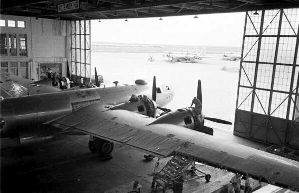 File:Pyote AFB B-29 refurbishment 1950.jpg