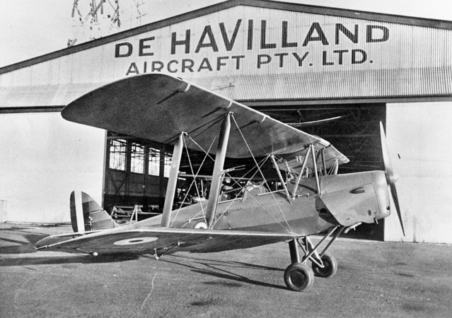 File:RAAF Tiger Moth 1940 (AWM P02881.024).JPG