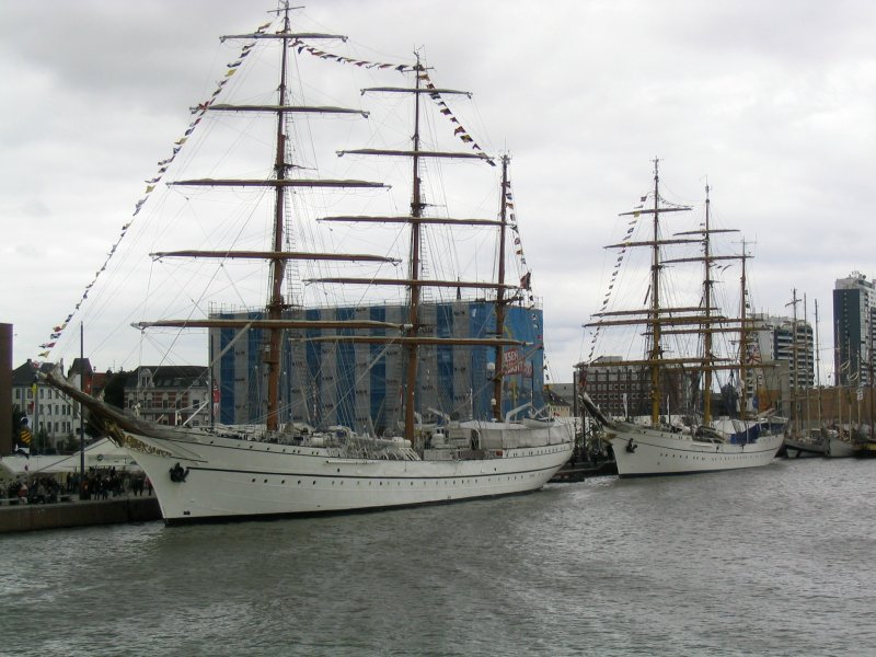 File:Sagres II sail 2005.jpg