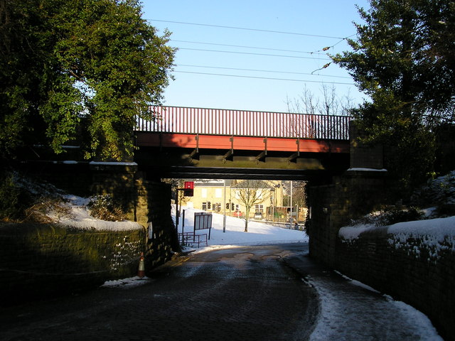 File:Shipley Station on Christmas Day - geograph.org.uk - 1633938.jpg