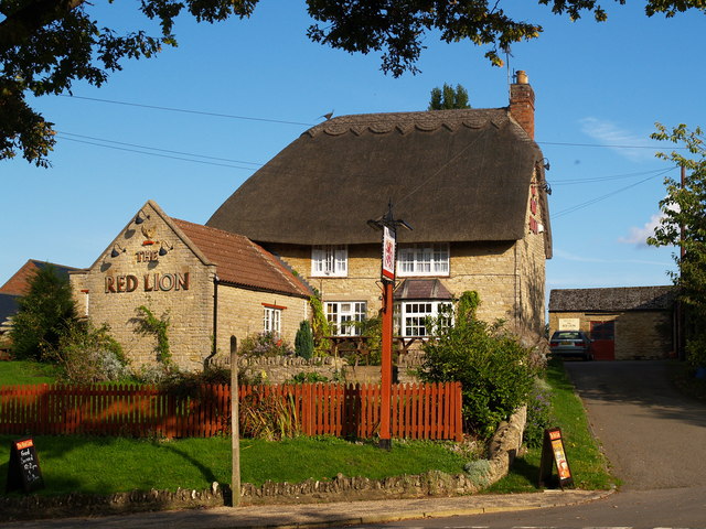 File:The Red Lion Pub, Yardley Hastings - geograph.org.uk - 248784.jpg