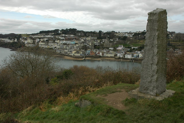 File:The Sir Arthur T. Quiller-Couch Monument - geograph.org.uk - 1232879.jpg