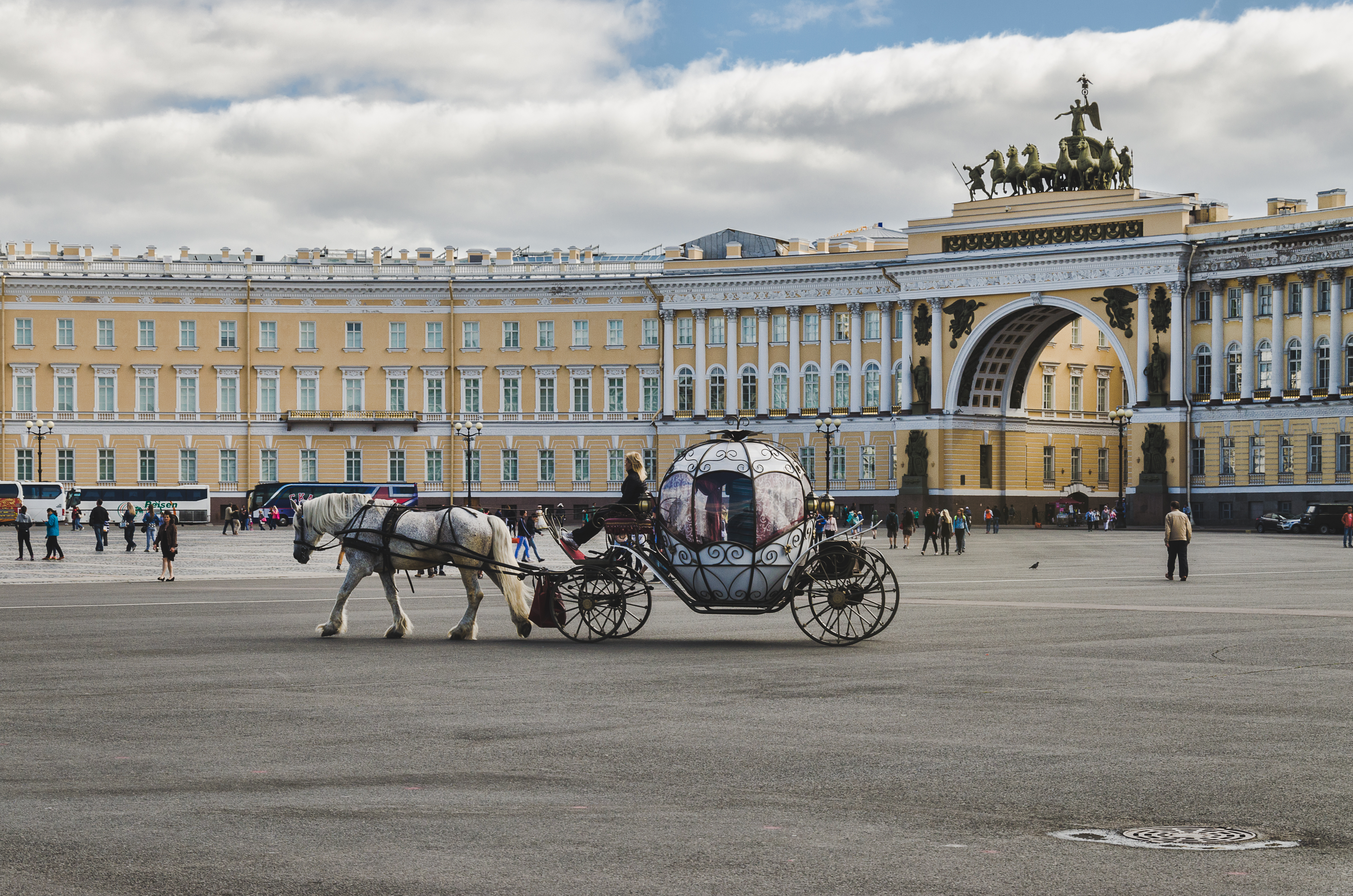 Площадь в питере возле эрмитажа фото