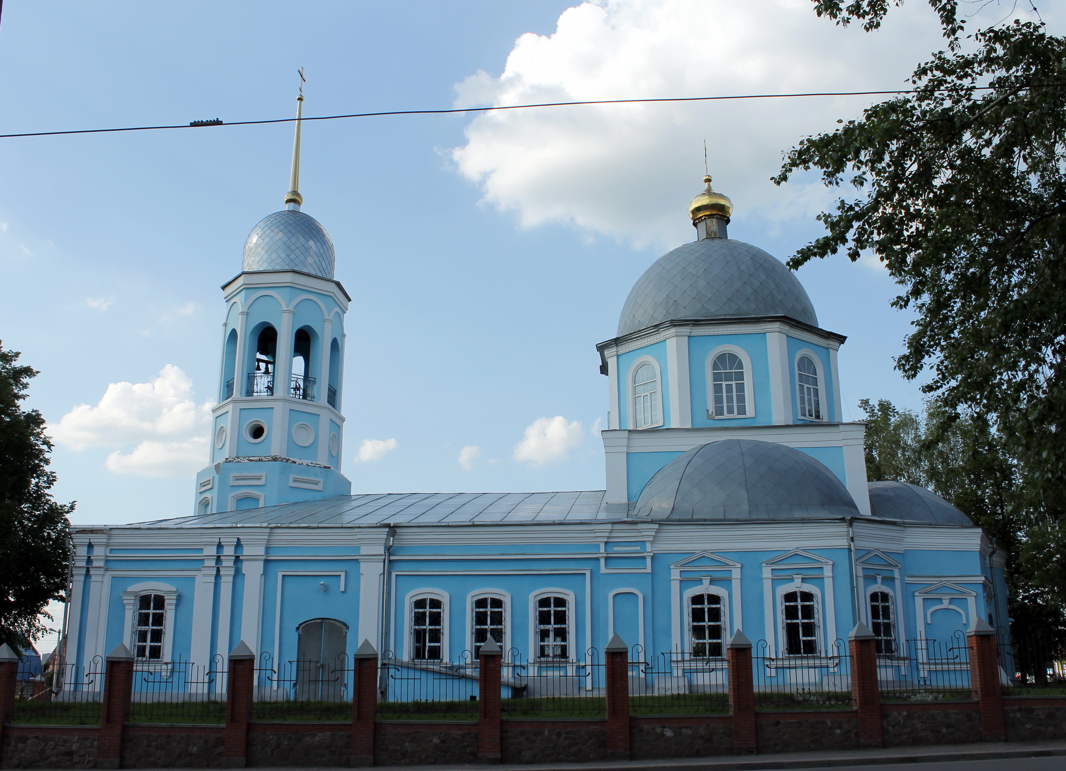 Храм пресвятой богородицы курск. Храм на Дубровинского Курск. Введенский храм Курск служба. Церковь Покрова Пресвятой Богородицы горный щит. Церковь Рождества Пресвятой Богородицы в Славгороде.