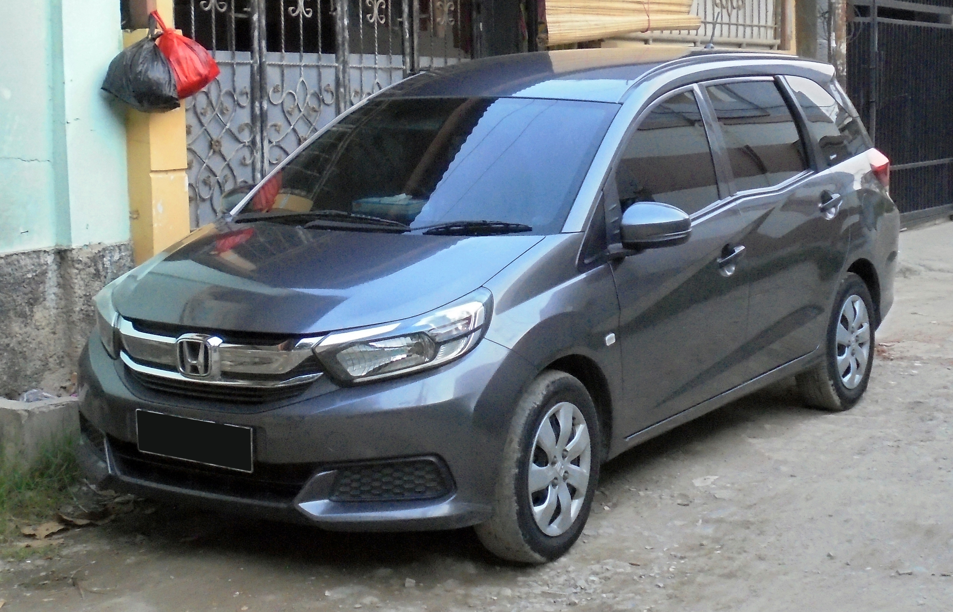 Продажа HONDA MOBILIO, цены и фото