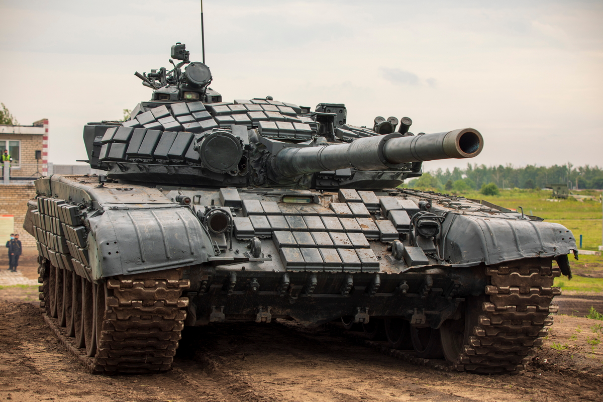 File 237th Tank Regiment During Exercise With T 72b At The Pogonovo Tg 02 06 12 Jpg Wikimedia Commons