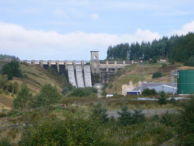 File:Alwen Reservoir dam - geograph.org.uk - 962047.jpg