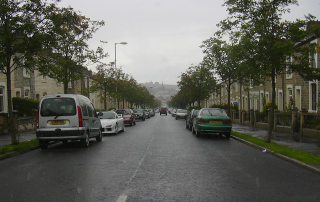 File:Avenue Parade, Accrington - geograph.org.uk - 1470598.jpg