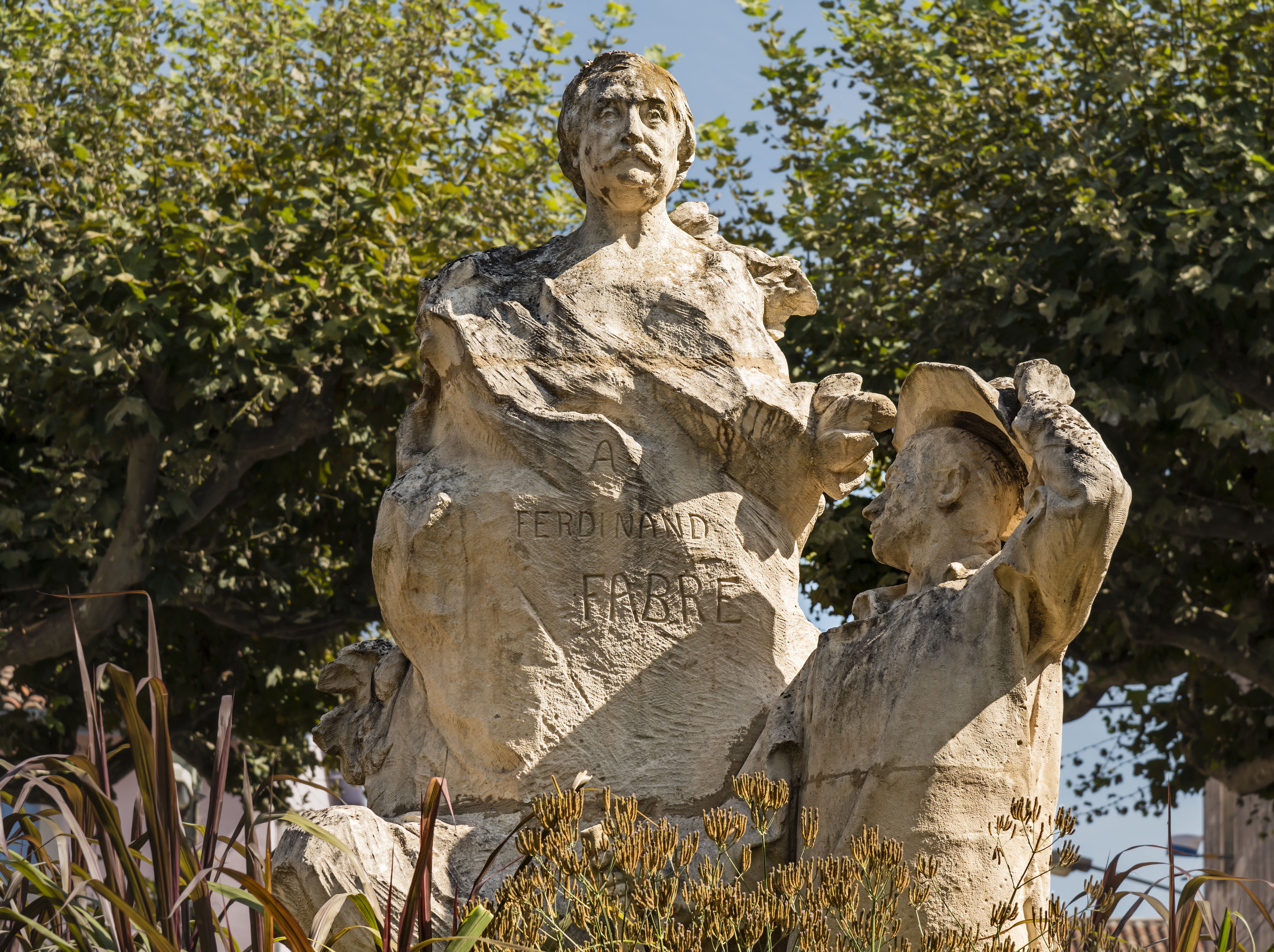 Bust at [[Bédarieux