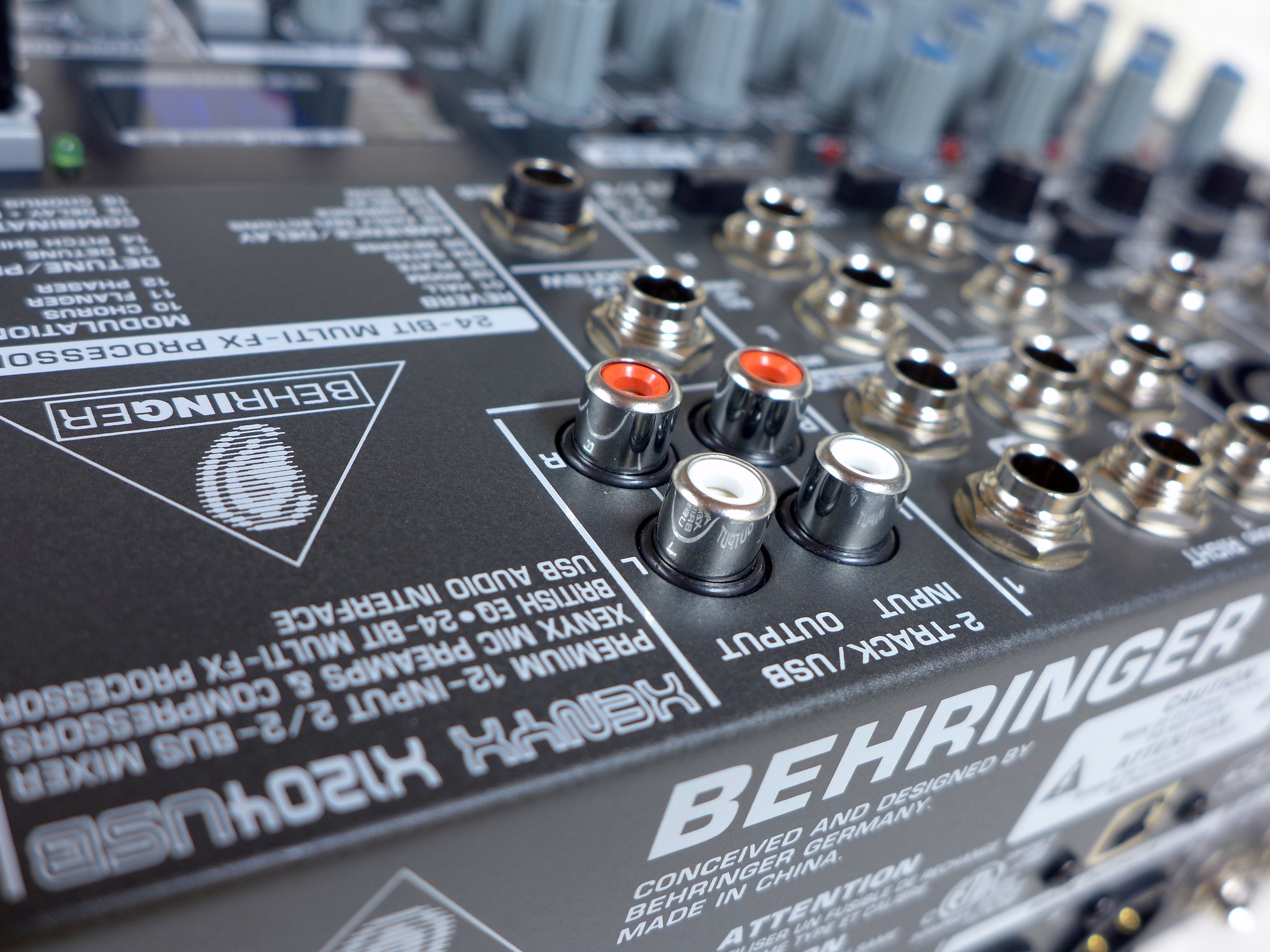 Behringer xenyx x1204usb