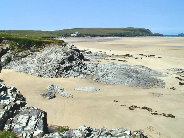 File:Cove near Gun Point - geograph.org.uk - 29644.jpg