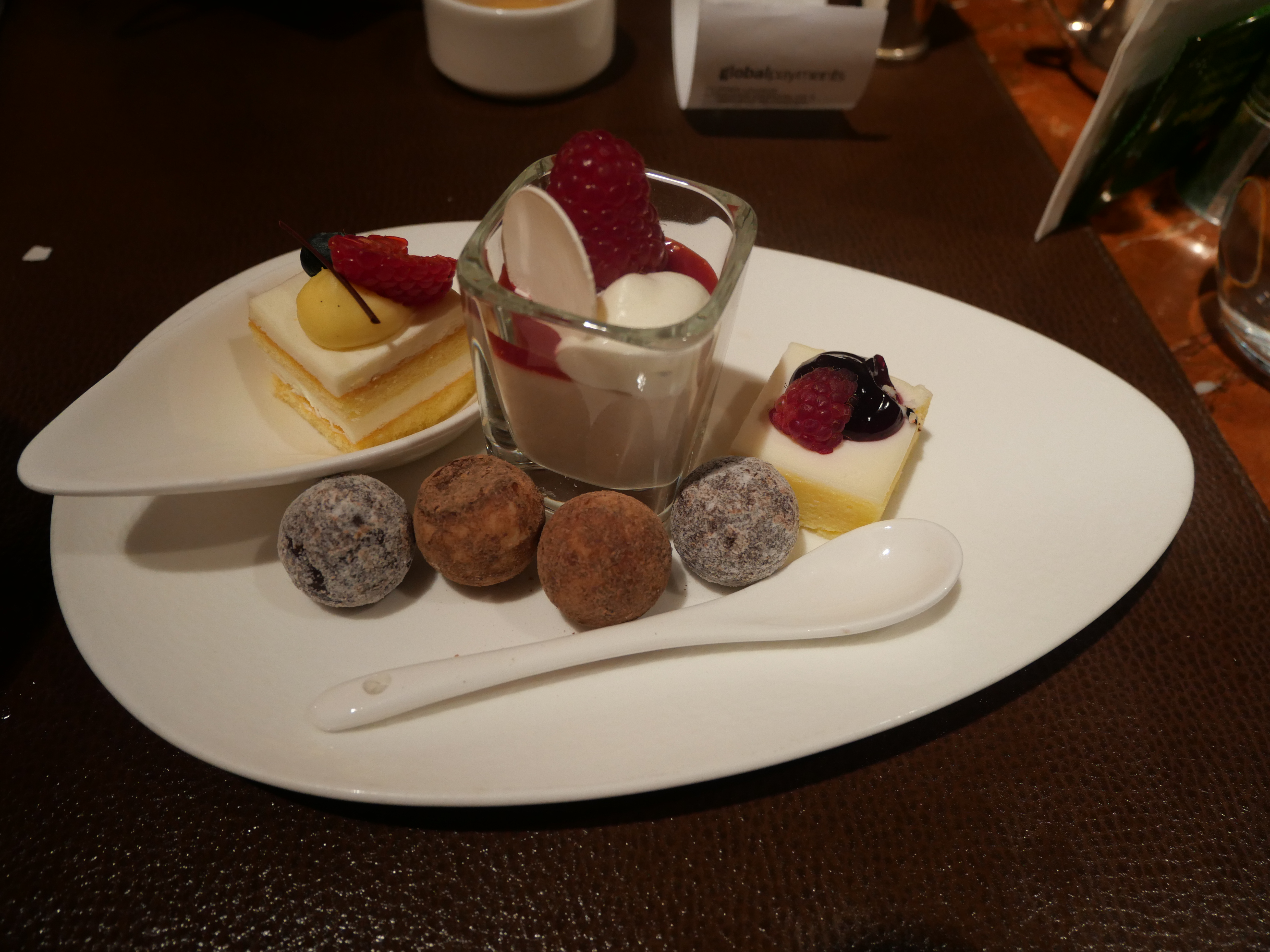 Dessert dishes