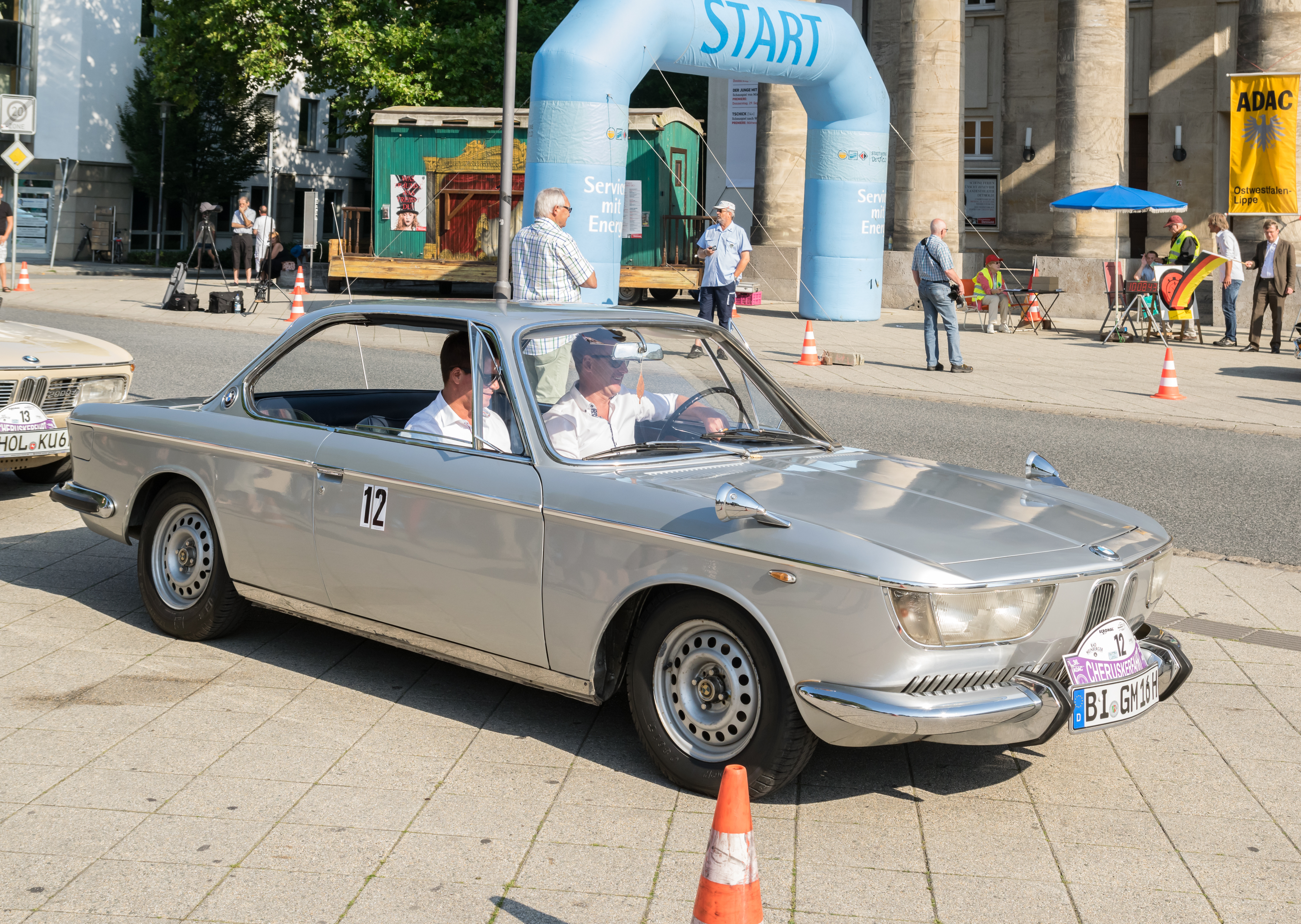 File:Detmold - 2016-08-27 - BMW 2000 CS BJ 1967 (02).jpg - Wikimedia Commons