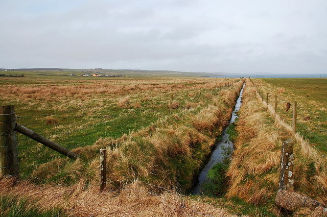 File:Drain and farmland - geograph.org.uk - 1291176.jpg