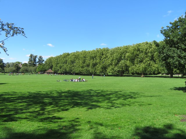 File:Enjoying Jesus Green - geograph.org.uk - 5503709.jpg