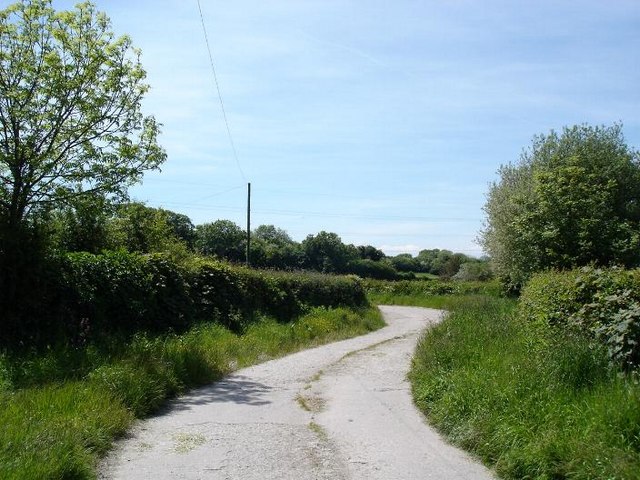 File:Farm lane - geograph.org.uk - 182126.jpg - Wikimedia Commons