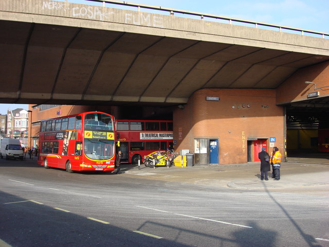 File:First London bus Volvo B7TL Wright Eclipse Gemini in Westbourne Park Bus Garage, West London 15 February 2008.jpg