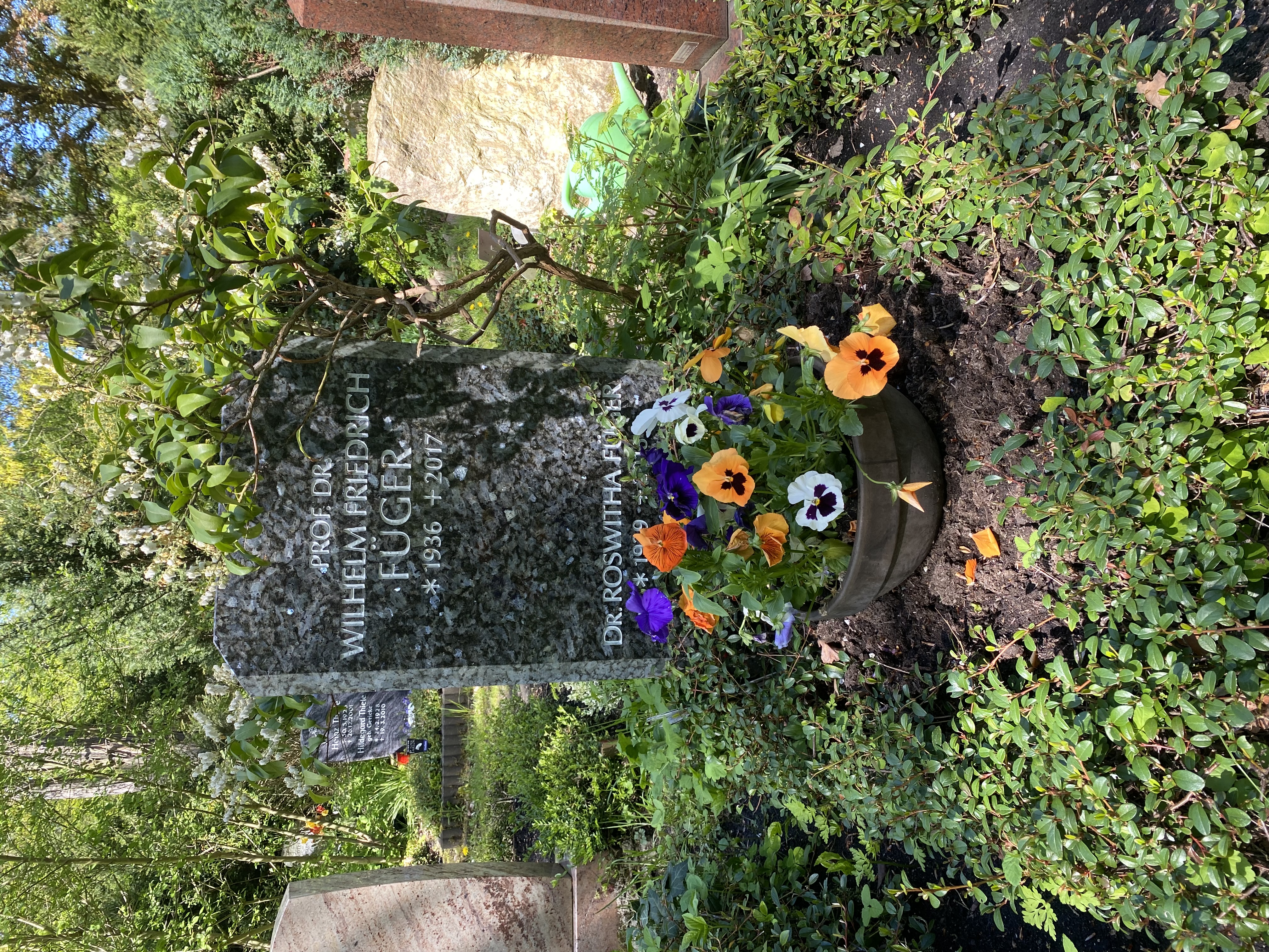 Grabstätte auf dem [[Waldfriedhof Zehlendorf