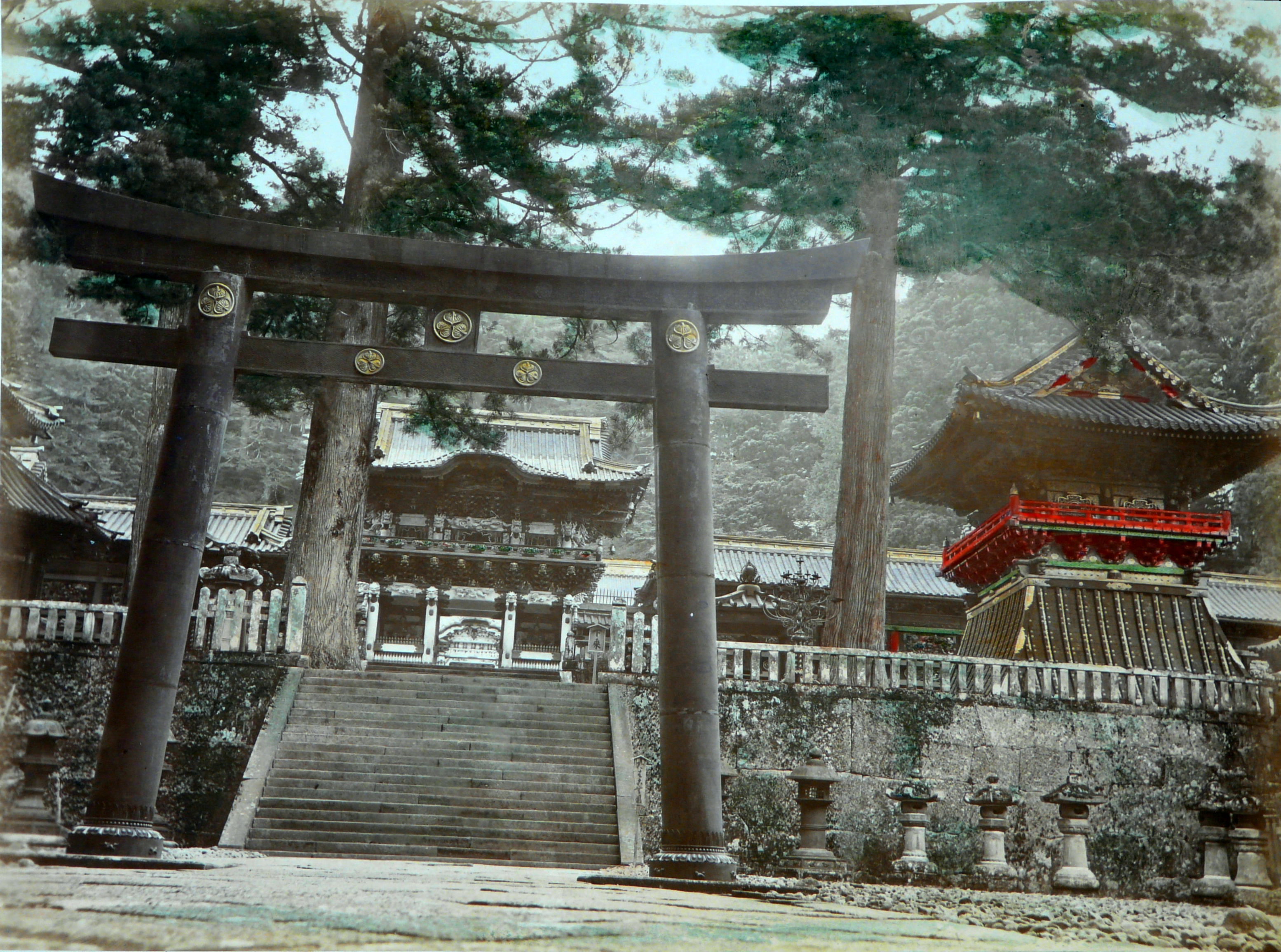 Японские древности. Япония 19 века Киото. Храмы Япония 19 век. Адольфо Фарсари Япония. Деревни Японии в 19 веке.