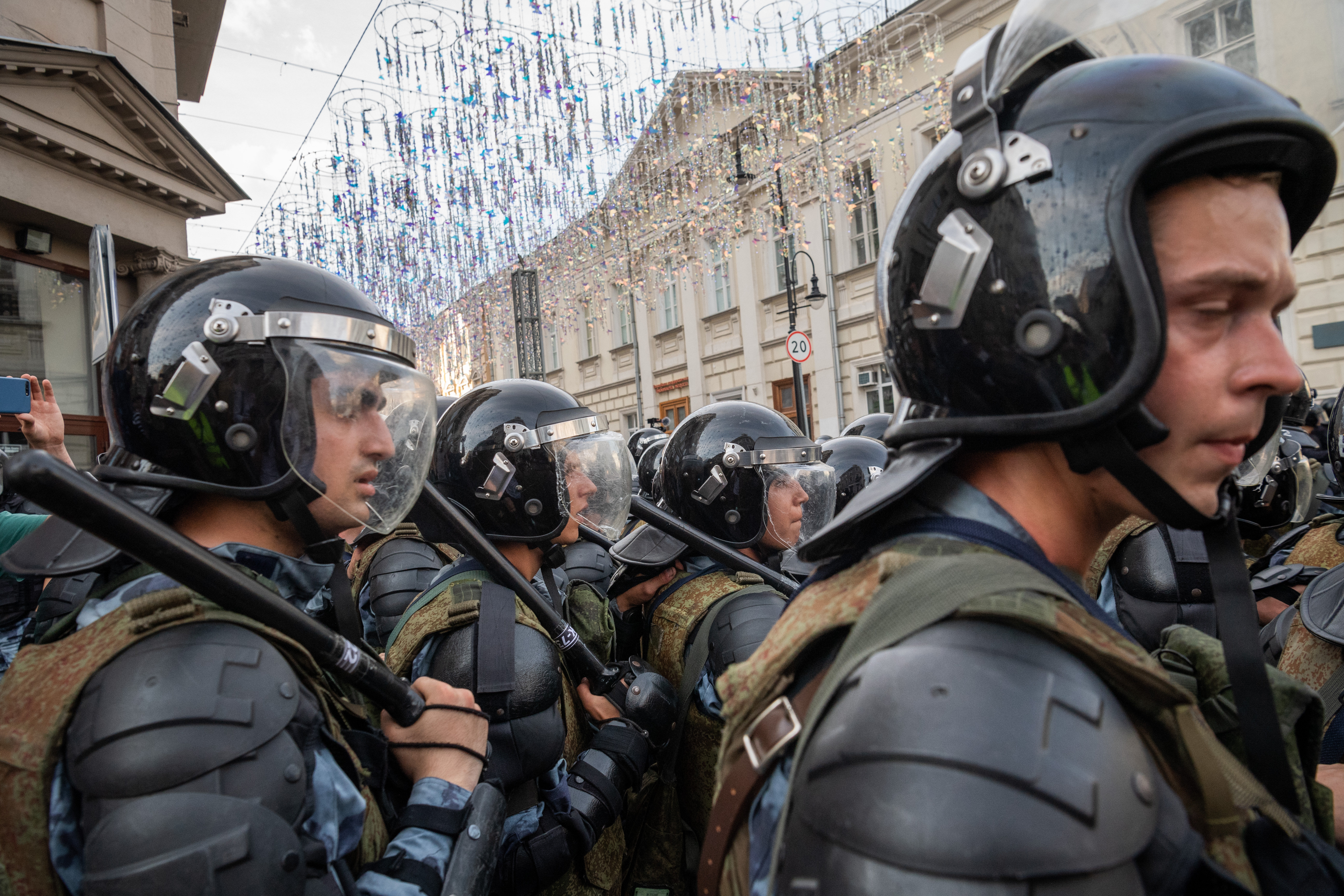 Группа россия сегодня. Питерский ОМОН. ОМОН В центре Москвы сегодня. Москва 2019 морда.