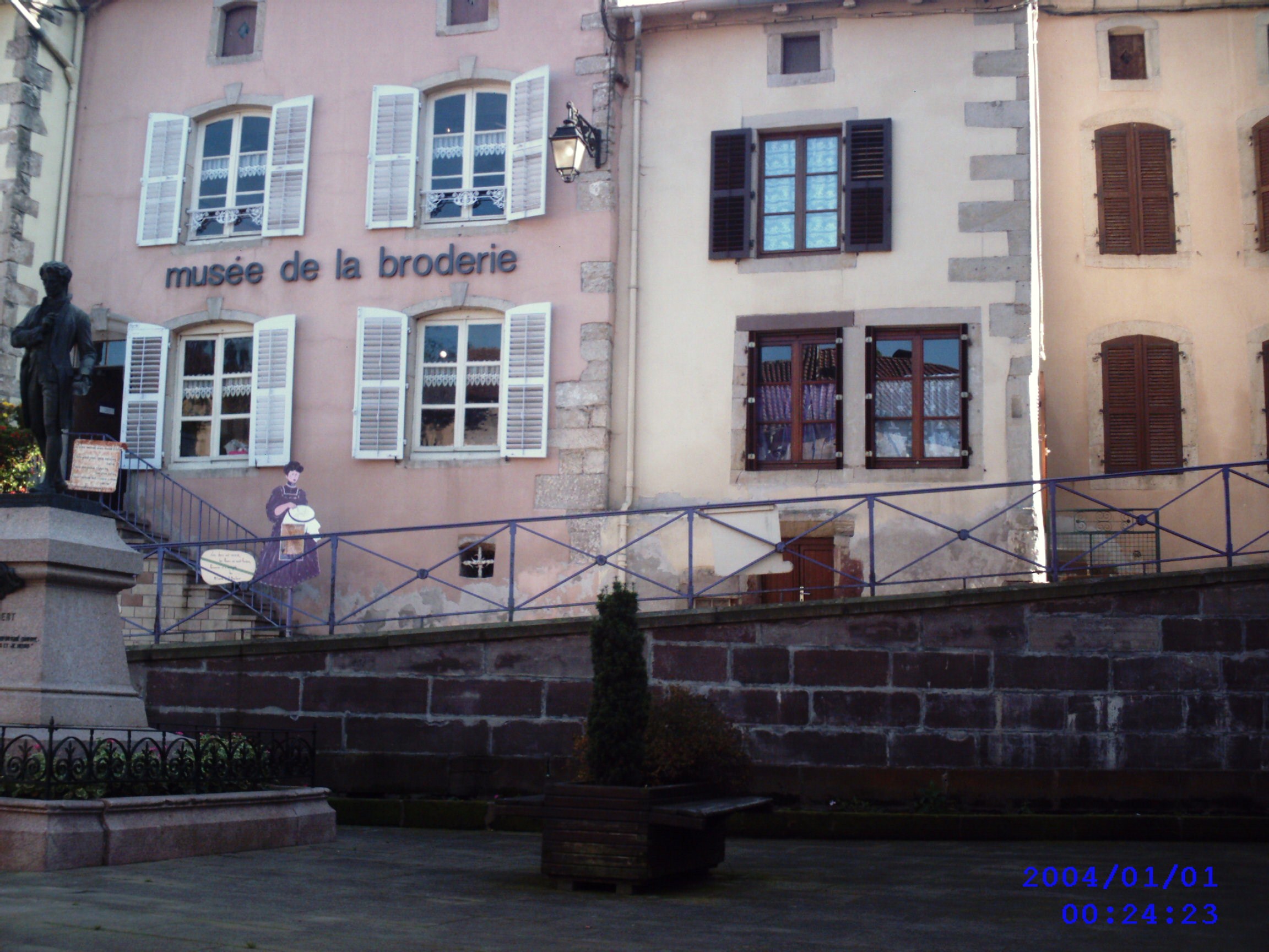 MUSÉE DE LA BRODERIE  France Grand Est Vosges Fontenoy-le-Château 88240