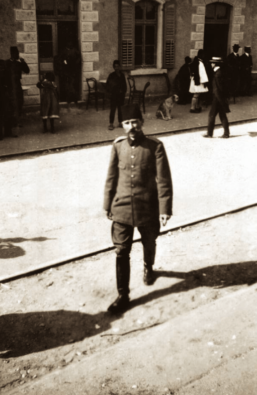 Mustafa_Kemal%2C_Selanik%2C_1909.png