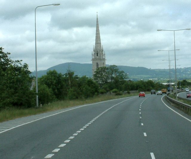 File:Passing Bodelwyddan - geograph.org.uk - 1008527.jpg