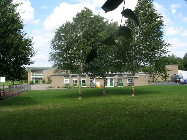 File:Pool C of E Primary School - Arthington Lane - geograph.org.uk - 1408582.jpg