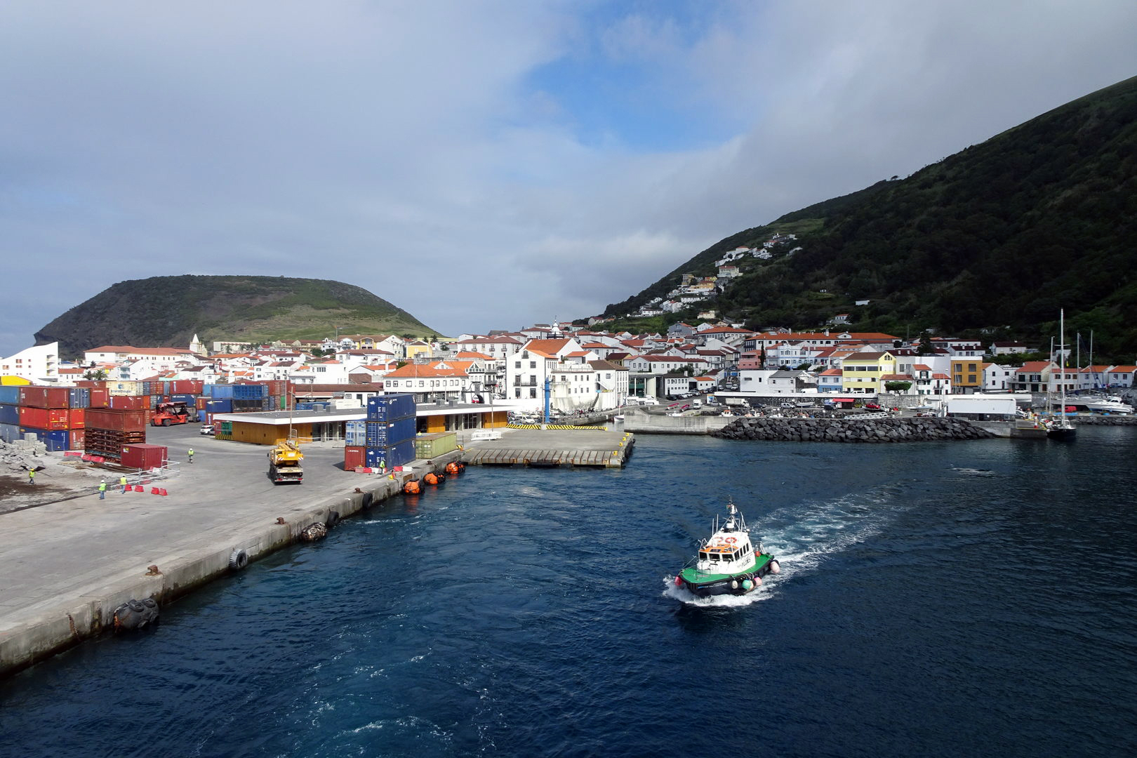 File:Antigo moinho de vento, Morro das Velas, Velas, ilha de São Jorge,  Açores.JPG - Wikipedia