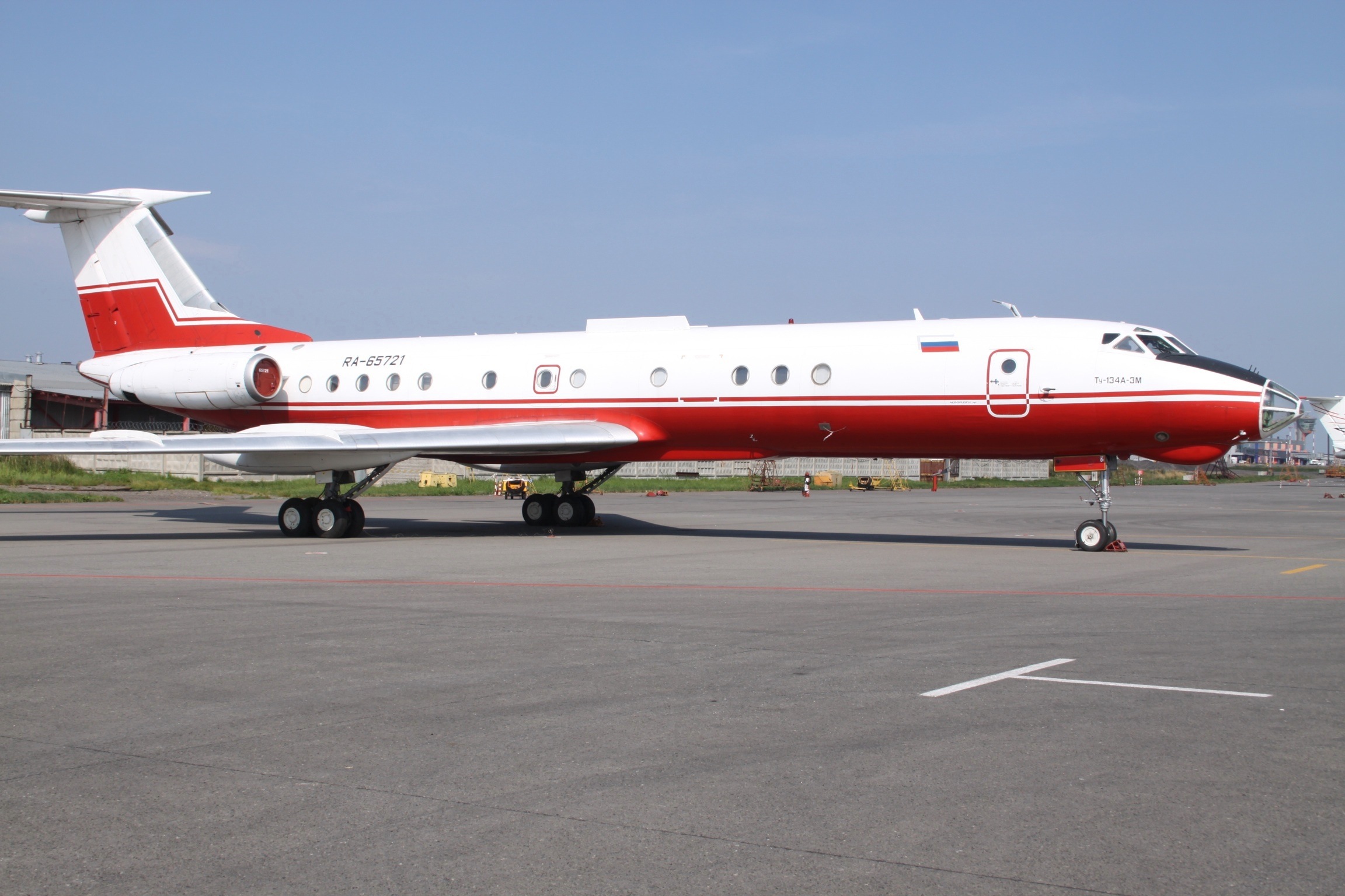 Самолет плюс ростов. 65721 Ту 134. Самолет-музей в Екатеринбурге ту-134а. Самолет плюс Казань. Самолет плюс 10,5.