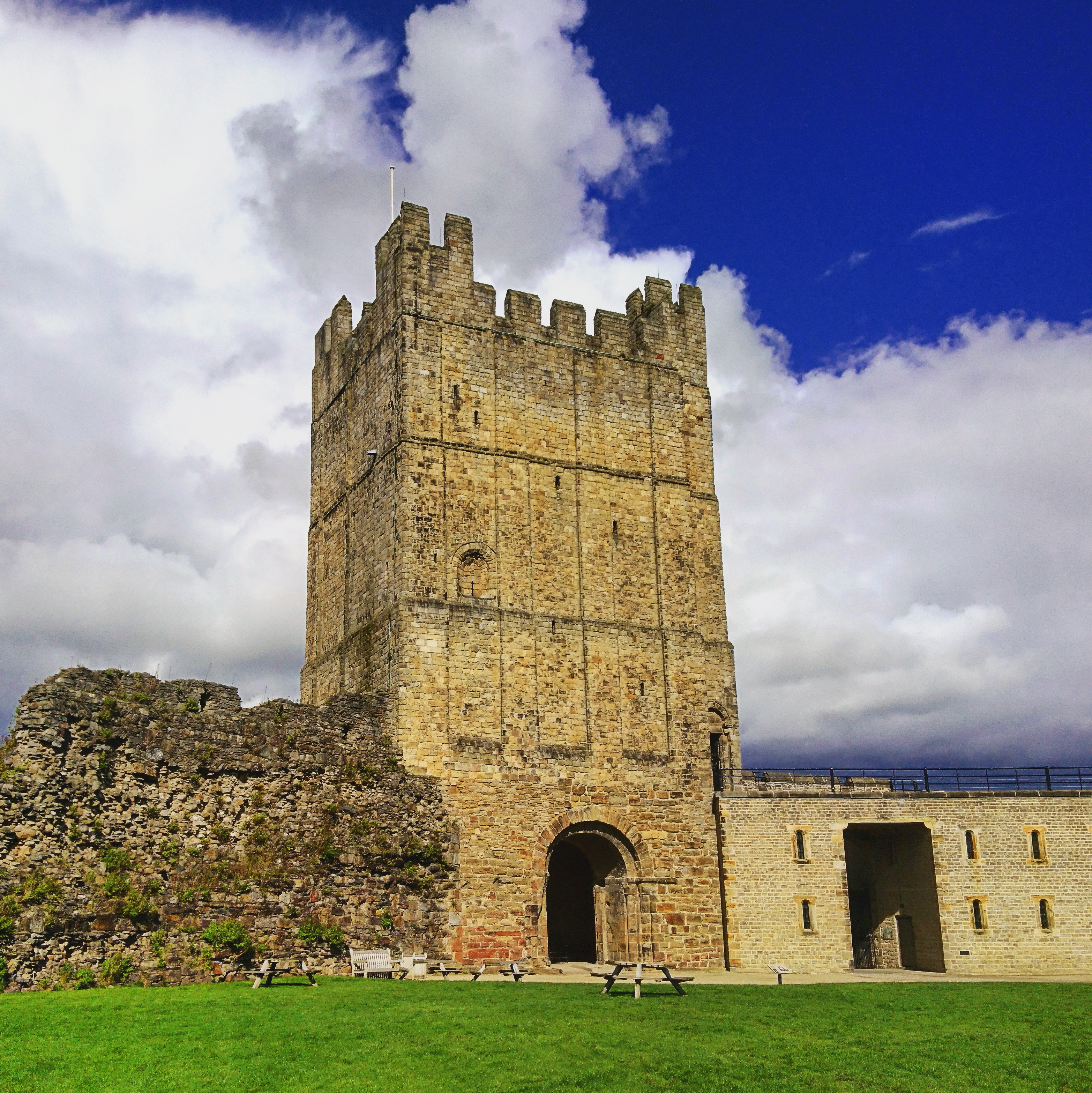 Richmond castle. Замок Ричмонд Шри Ланка. Ричмонд Касл Шри Ланка. Троллоп э. "Castle Richmond 2". Castle 13 Свиноедово.