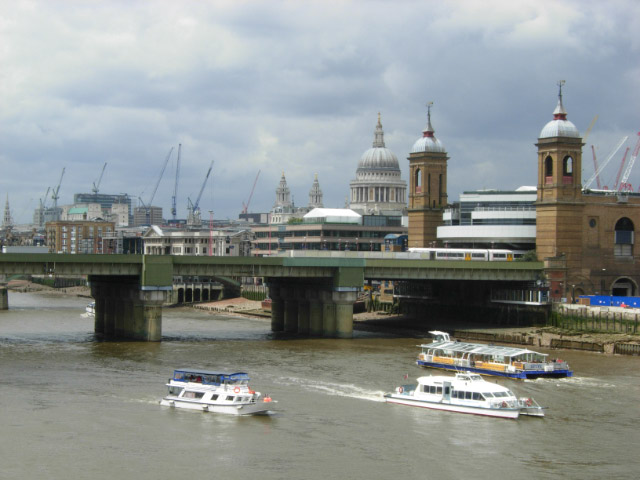File:River Thames and Cannon Street Station - geograph.org.uk - 487140.jpg