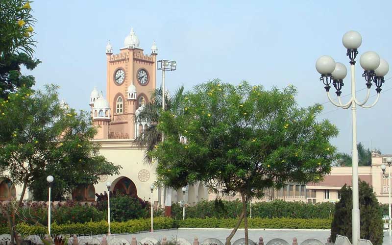 File:Saifee Tower in Background - panoramio.jpg