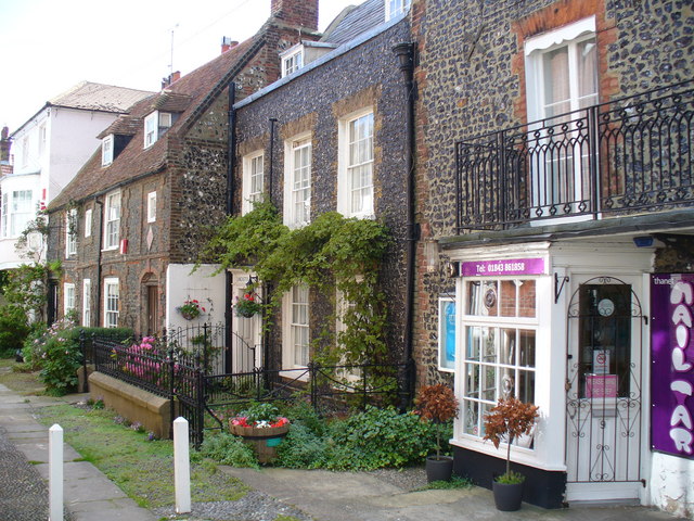 File:Serene Place, Broadstairs - geograph.org.uk - 504031.jpg