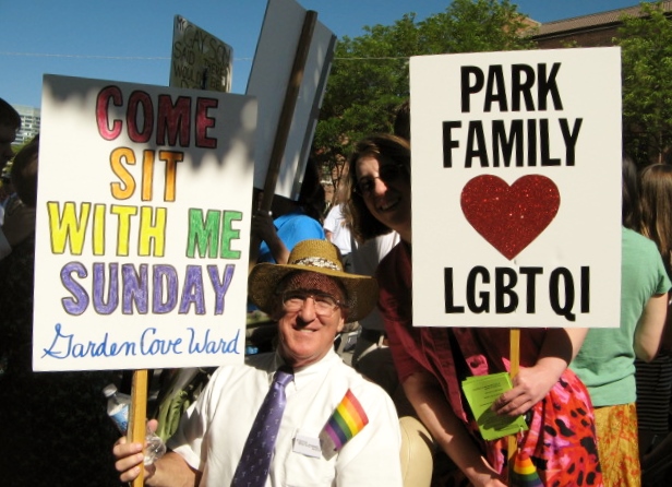 File:Some signs named particular families since the theme was Family Reunion..JPG