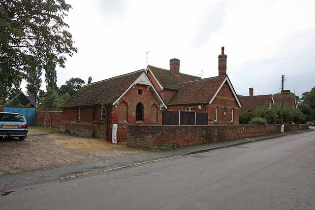 File:St Cedds C of E Primary School - geograph.org.uk - 965242.jpg