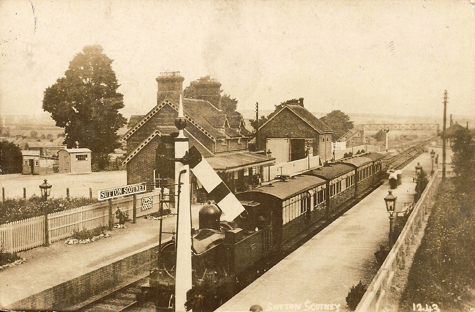 Sutton Scotney railway station