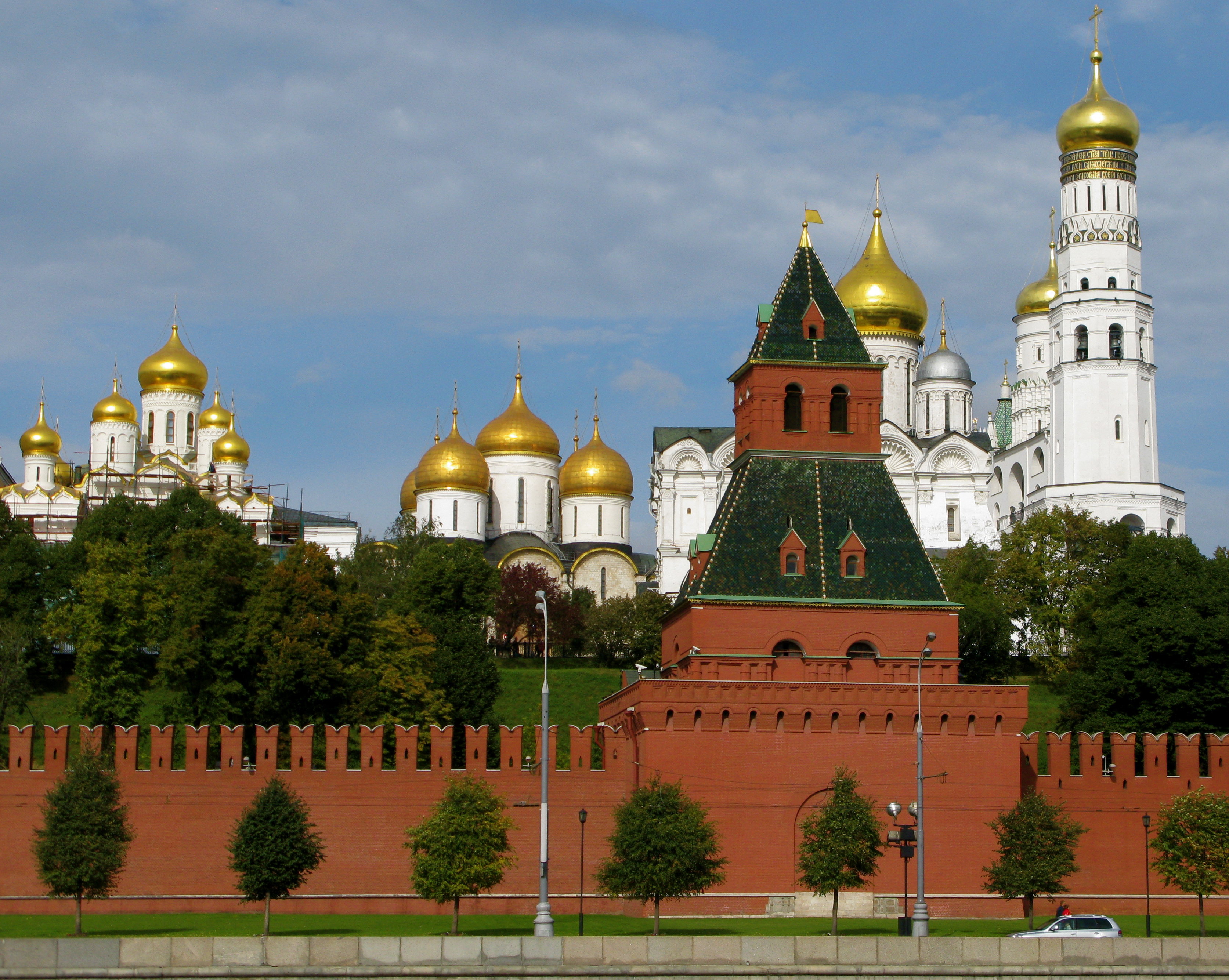 Крепость в москве. Тайнинская башня Московского Кремля. Тайницкая башня Кремля. Московский Кремль башни Кремля Тайницкая. Тайницкая башня Московского Кремля 1485.