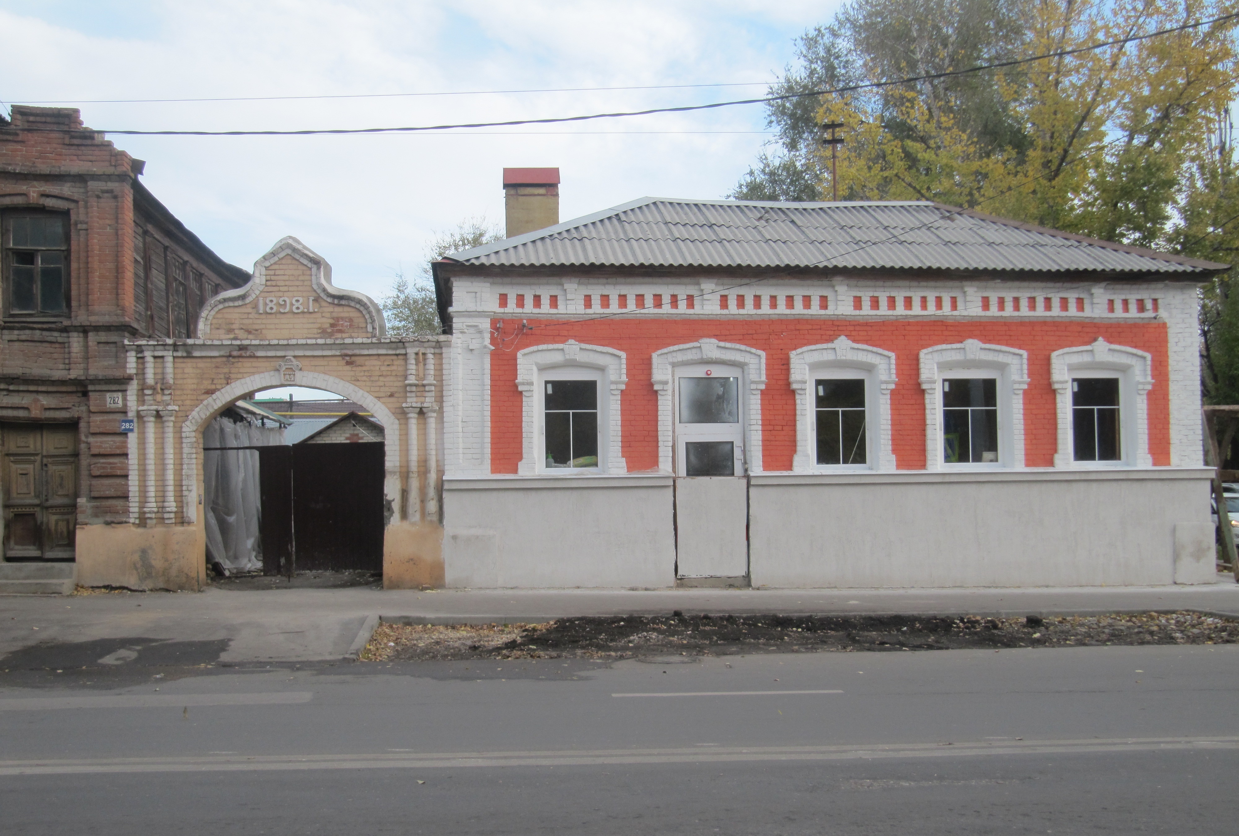 Улица большая горная. Большая Горная 282 Саратов. Улица большая Горная Саратов. Большая Горная, д. 282, Саратов. Большая Горная улица, 141 Саратов.