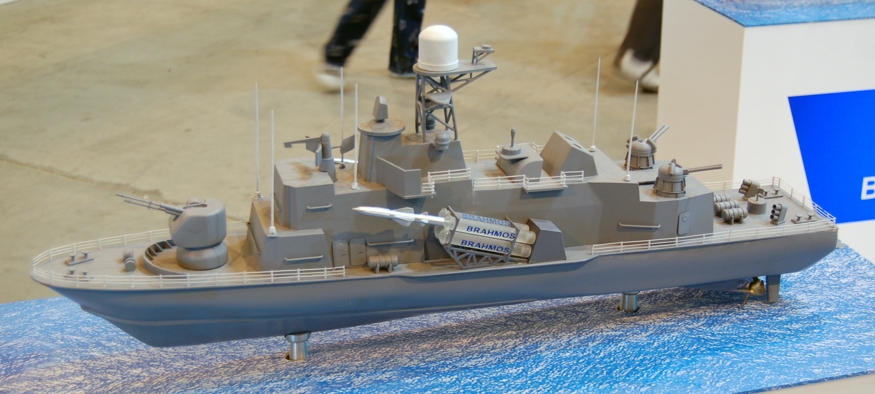 File:BrahMos missile boat maquette MAKS2009.jpg - Wikimedia Commons