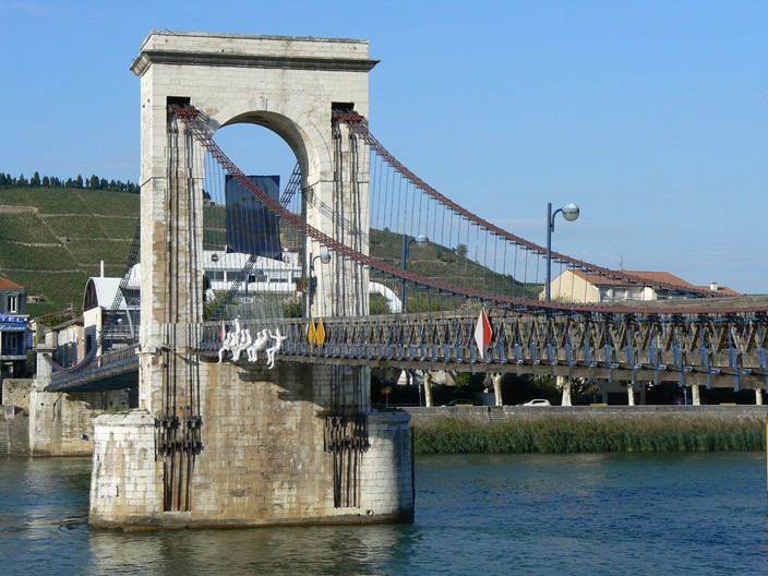 File:Cable bridge of Marc Seguin between Tain and Tournon (France 2011).jpg