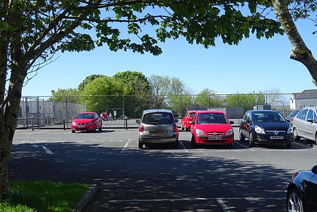 File:Car Park and Tennis Courts - geograph.org.uk - 5783485.jpg