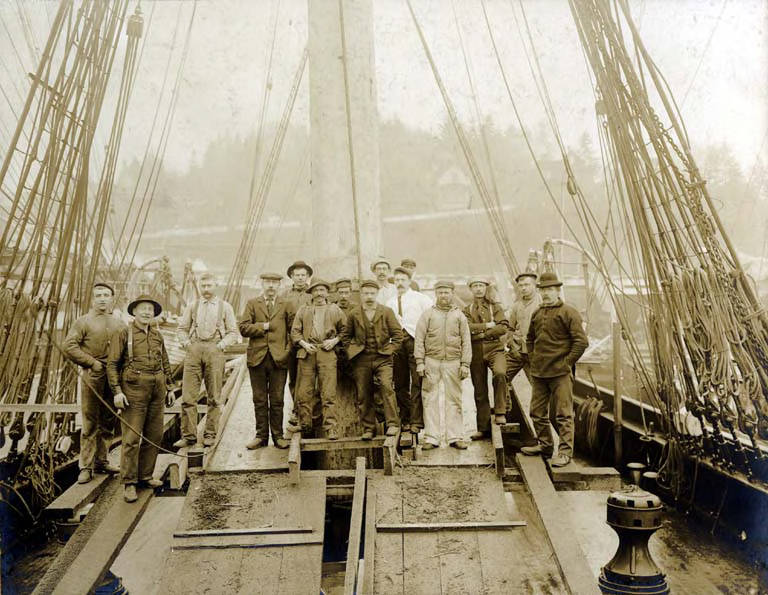 File:Crew on deck of unidentified sailing vessel, Washington, ca 1900 (HESTER 938).jpeg