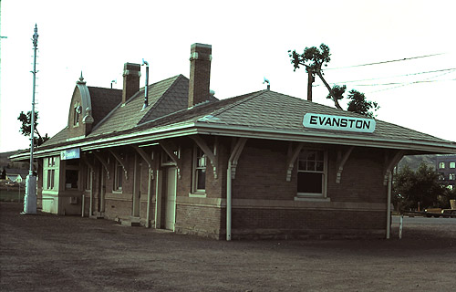 File:Evanston station, Aug 1981.jpg