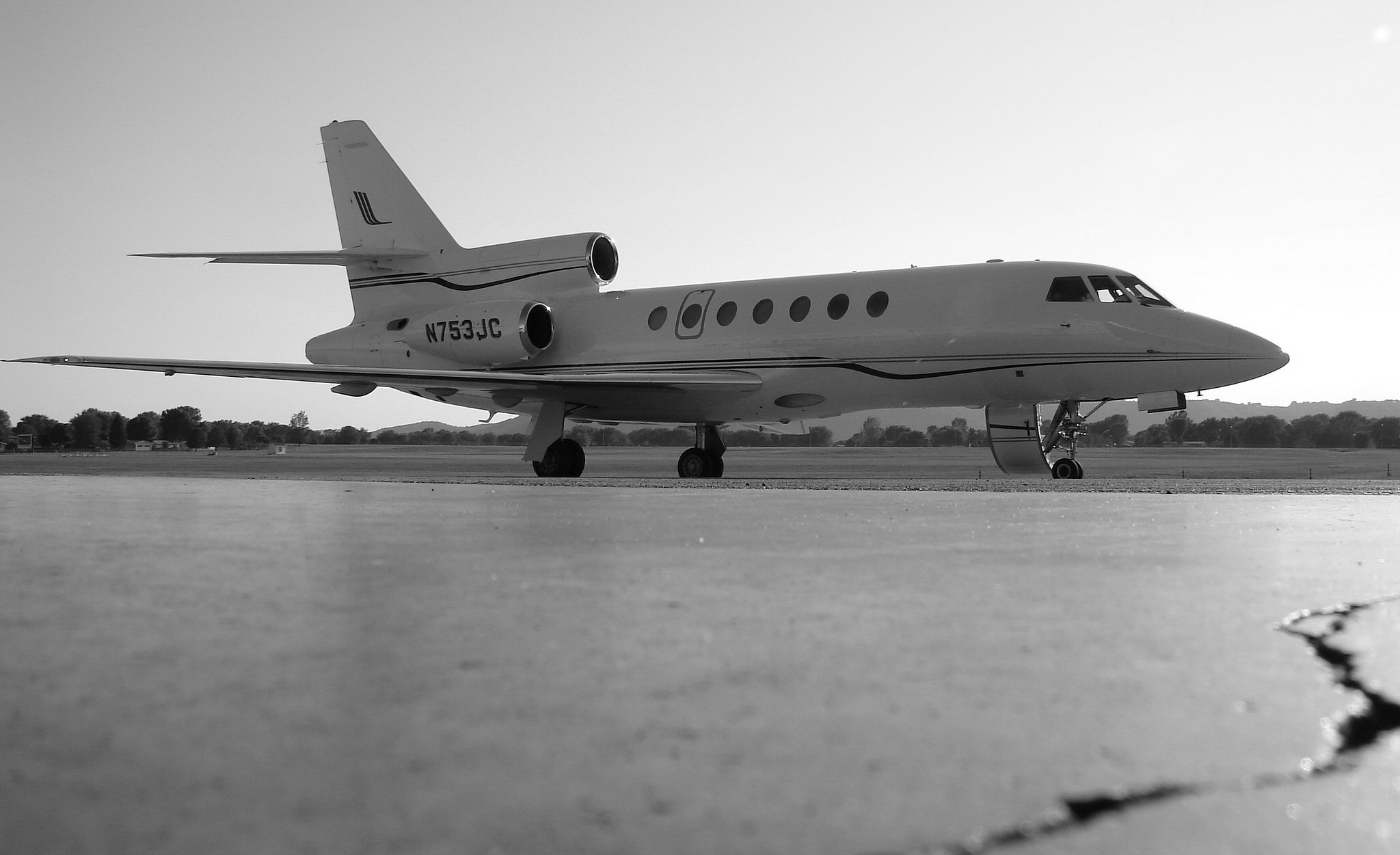 Falcon 50 floor view in b&w (354053705).jpg