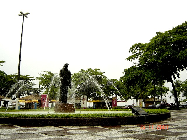 File:Fonte e estátua de Santo Antônio - panoramio.jpg